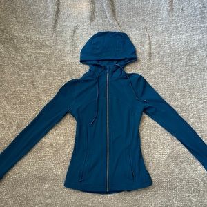 *GENTLY USED* Hooded Define Jacket- LULULEMON SIZE 4